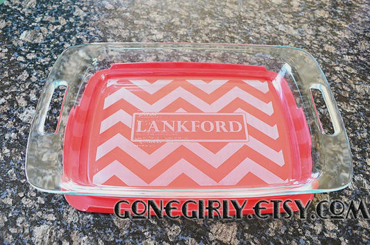 Chevron Pattern Engraved Casserole Dish β Modern Personalized Bakeware with Optional Lid