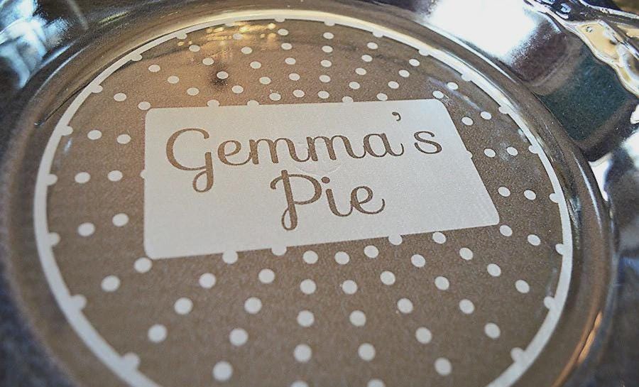 Sun Burst Engraved Pie Plate | Personalized 9.5” Deep Dish Glass Pie Dish | Custom Gift for Mom, Grandma, or Baker
