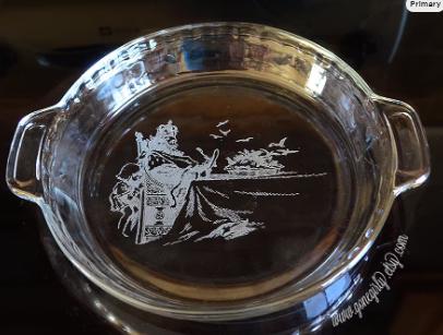 Blackbirds Baked in a Pie Plate – Nursery Rhyme Engraved Bakeware
