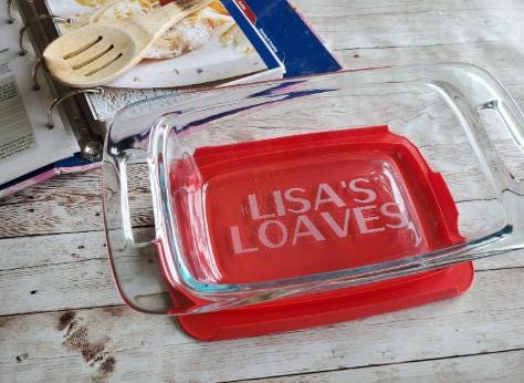 Personalized Glass Bread Loaf Pan – Custom Engraved Baking Dish – Unique Kitchen Gift