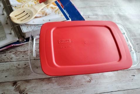 Personalized Glass Bread Loaf Pan – Custom Engraved Baking Dish – Unique Kitchen Gift