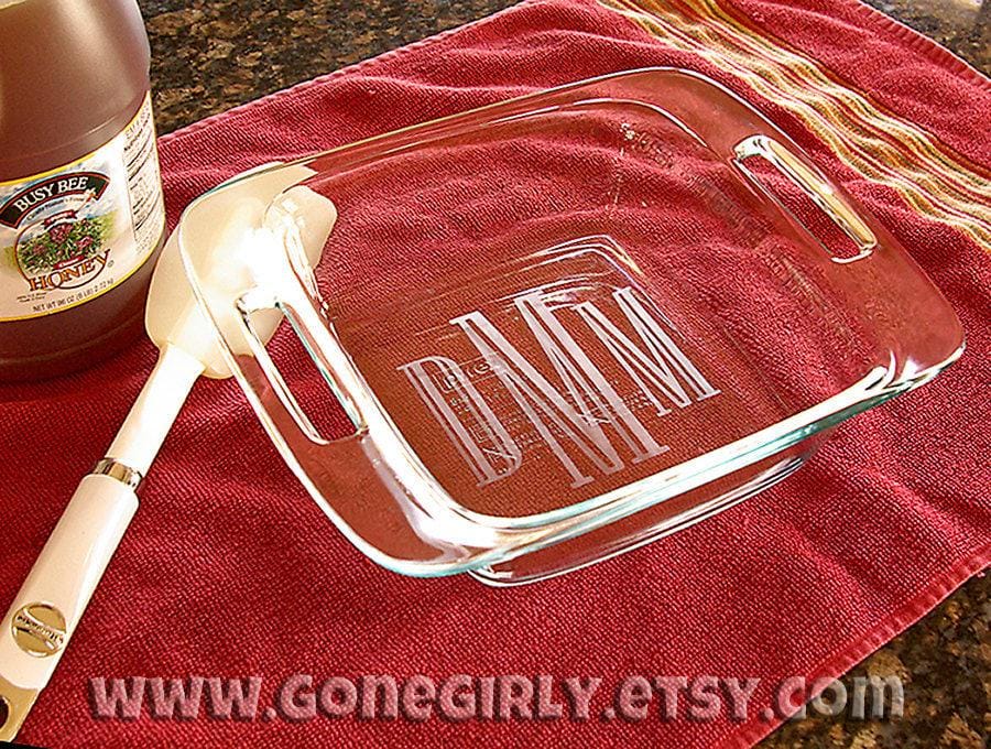 Monogram 8x8 Engraved Casserole Dish – Personalized Square Bakeware with Lid Option – Custom Initial Design