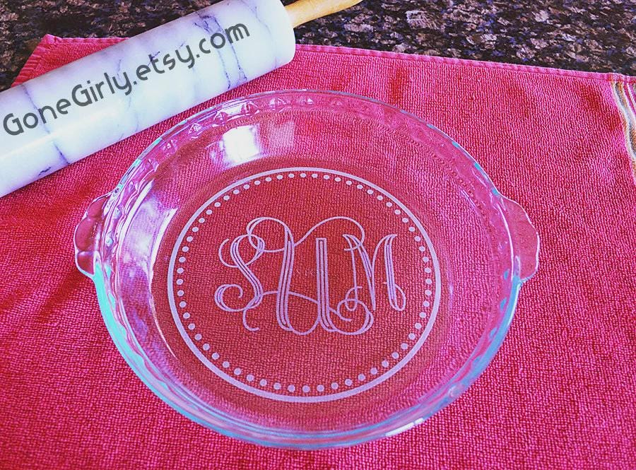 Elegant Monogram Engraved Pie Plate | Personalized 9.5” Deep Dish Glass Pie Dish | Custom Wedding or Housewarming Gift