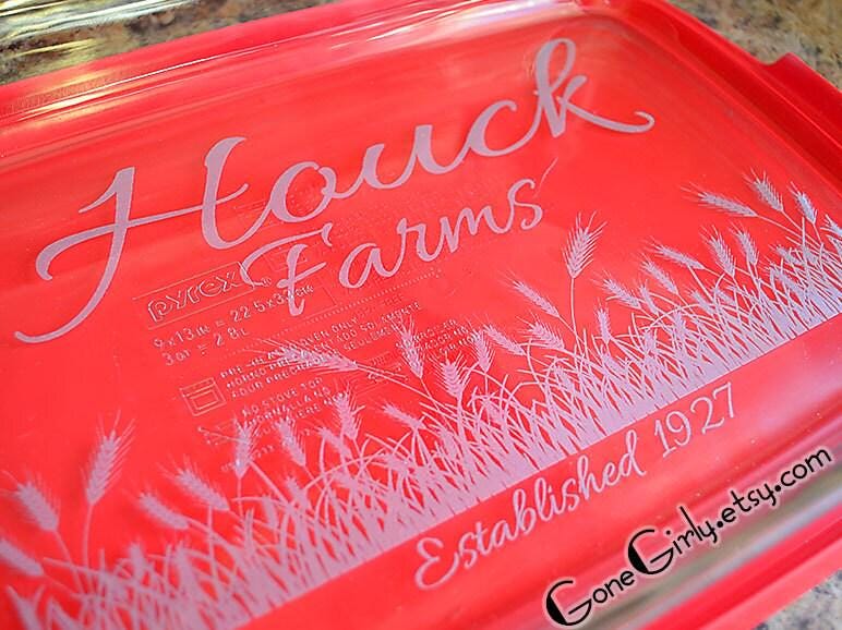 Western Ranch Engraved Casserole Dish with Red Lid – Personalized Texas Star Country Bakeware