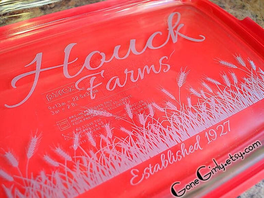 Western Ranch Engraved Casserole Dish with Red Lid – Personalized Texas Star Country Bakeware