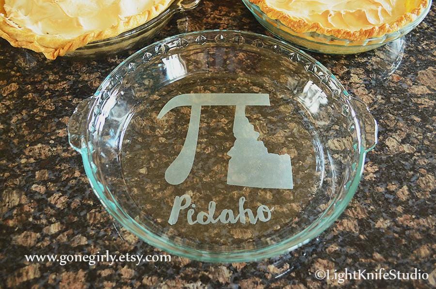 Pidaho Pie Plate – Idaho State Pride Pi Symbol Engraved Pie Dish