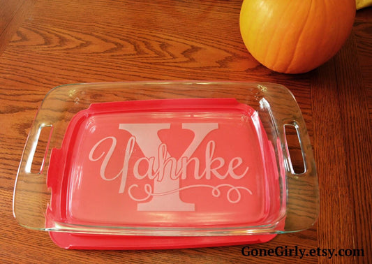 Last Name & Initial Flourish Engraved 9x13 Casserole Dish with Red Lid – Personalized Wedding Gift Bakeware