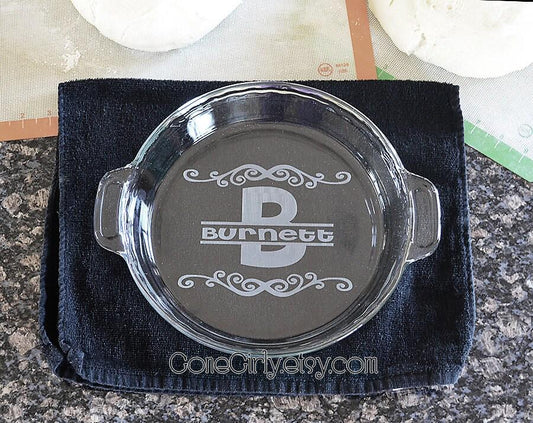 Custom Name Flourish Pie Plate – Personalized Engraved Glass Bakeware, Wedding, Housewarming, or Closing Gift