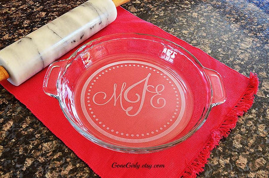 Personalized Traditional Monogram Pie Plate – Custom Engraved 9.5” Deep Dish Pie Dish Gift