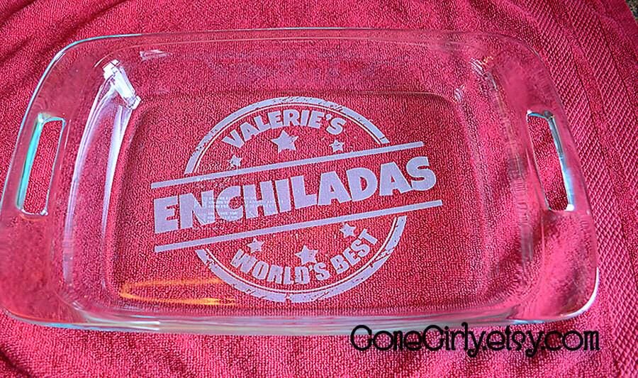 World’s Best Engraved 9x13 Casserole Dish with Red Lid – Personalized Name and Recipe Bakeware Gift