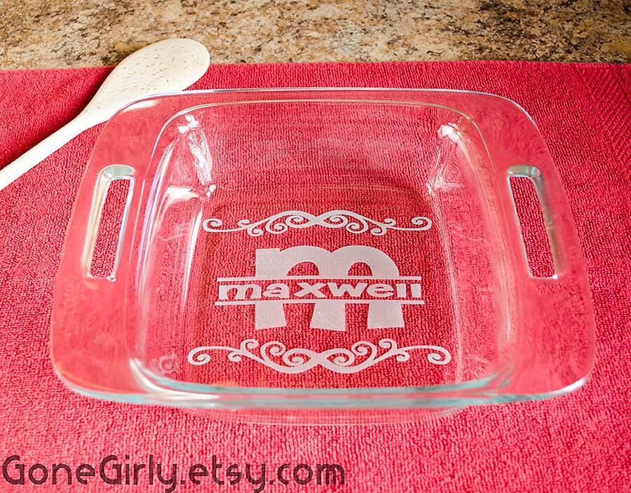 Name Flourish 8x8 Engraved Casserole Dish with Lid – Personalized 2 Qt Bakeware – Elegant Custom Kitchen Gift