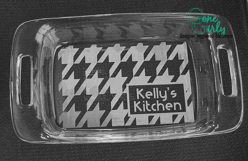 Houndstooth Pattern Engraved 7x11 Casserole Dish – Stylish Personalized Bakeware Gift