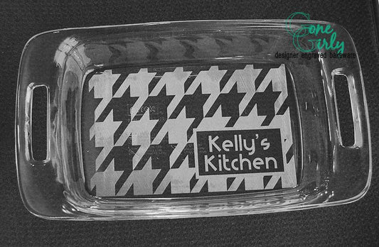 Houndstooth Pattern Engraved 7x11 Casserole Dish – Stylish Personalized Bakeware Gift