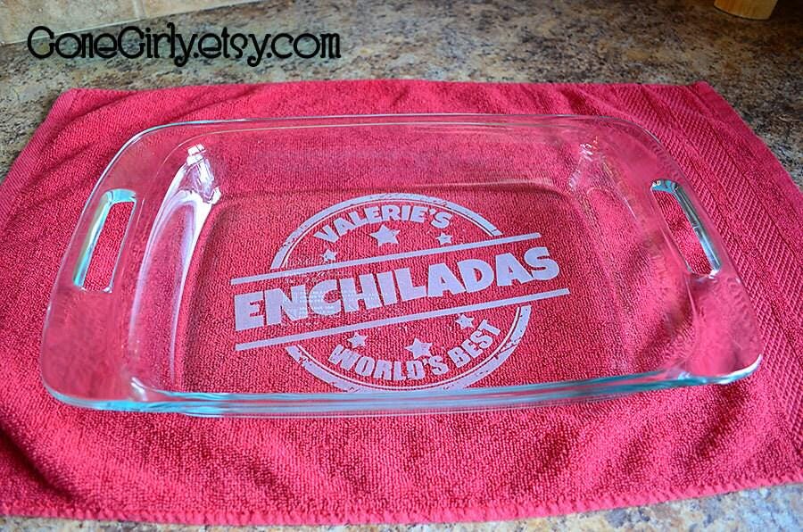 World’s Best Engraved 9x13 Casserole Dish with Red Lid – Personalized Name and Recipe Bakeware Gift